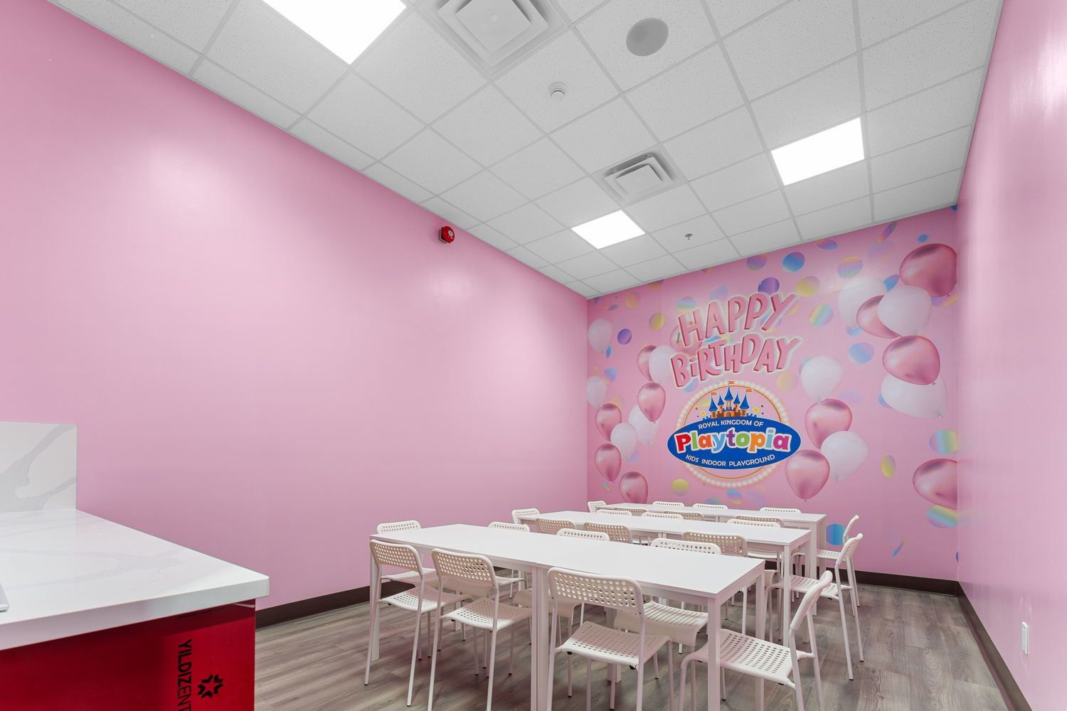 <h1 style="font-size: 40px; color:#FF69B4;">BEAUTY PARLOUR</h1>